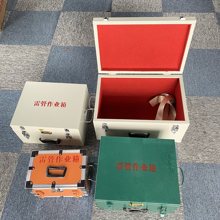 梁子湖爆破工程作业箱如何选择？玻璃钢与传统材质的全面对比